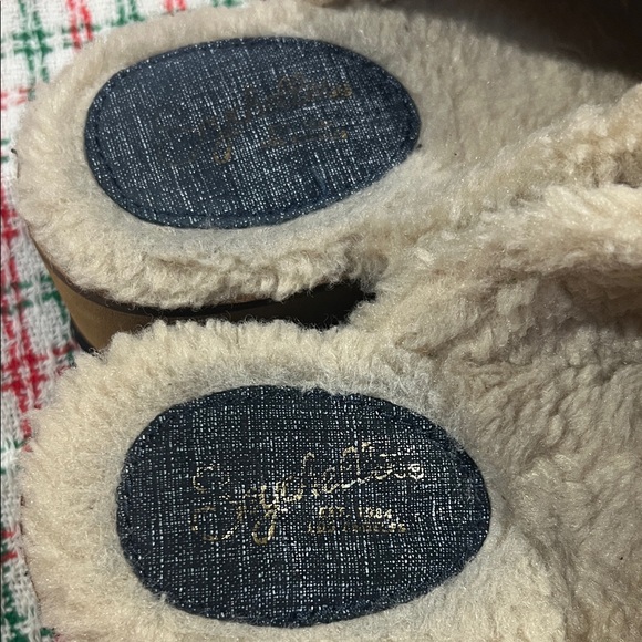 Seychelles Denim Fur Lined Clogs - Picture 7 of 9